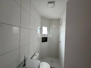 Casa de Condomínio Para Alugar com 2 quartos sendo 1 suíte no bairro Sim em Feira De Santana
