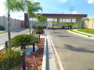 Casa de Condomínio Para Alugar com 2 quartos sendo 1 suíte no bairro Nova Esperança em Feira De Santana
