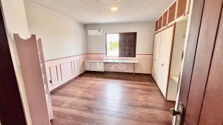 Casa Para Vender com 4 quartos sendo 3 suítes no bairro Sim em Feira De Santana