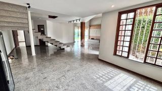 Casa Para Alugar com 4 quartos sendo 3 suítes no bairro Sim em Feira De Santana
