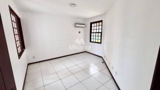 Casa Para Alugar com 4 quartos sendo 3 suítes no bairro Sim em Feira De Santana