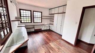 Casa Para Alugar com 4 quartos sendo 3 suítes no bairro Sim em Feira De Santana