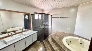 Casa Para Alugar com 4 quartos sendo 3 suítes no bairro Sim em Feira De Santana