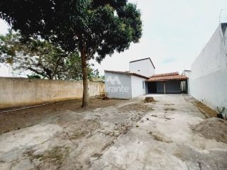 Casa Para Alugar com 4 quartos sendo 1 suíte no bairro Ponto Central em Feira De Santana