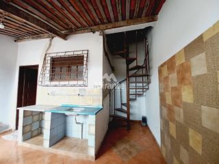 Casa Para Alugar com 4 quartos sendo 1 suíte no bairro Ponto Central em Feira De Santana