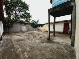 Casa Para Alugar com 4 quartos sendo 1 suíte no bairro Ponto Central em Feira De Santana