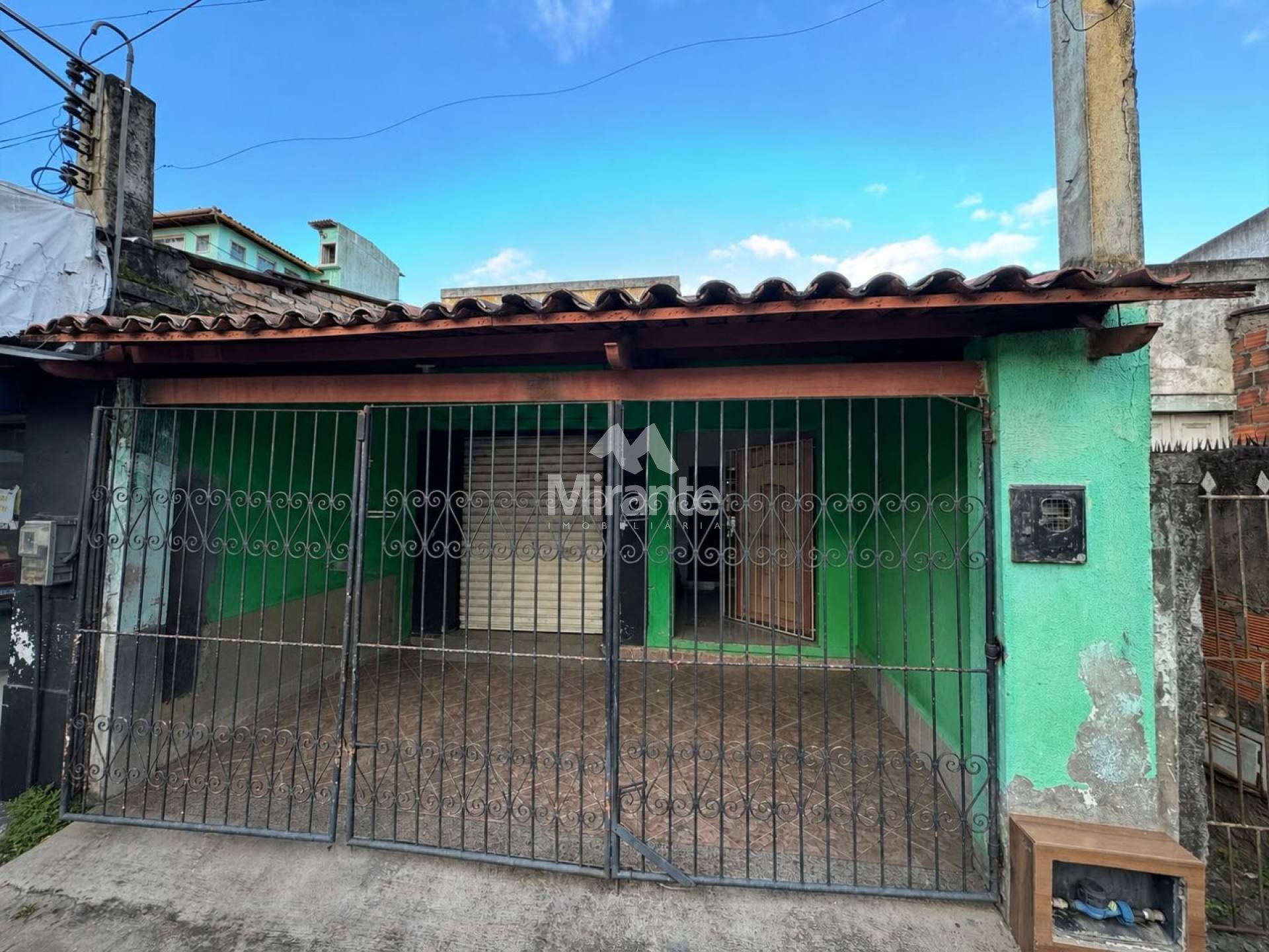 Casa Para Vender com 5 quartos no bairro Tomba em Feira De Santana