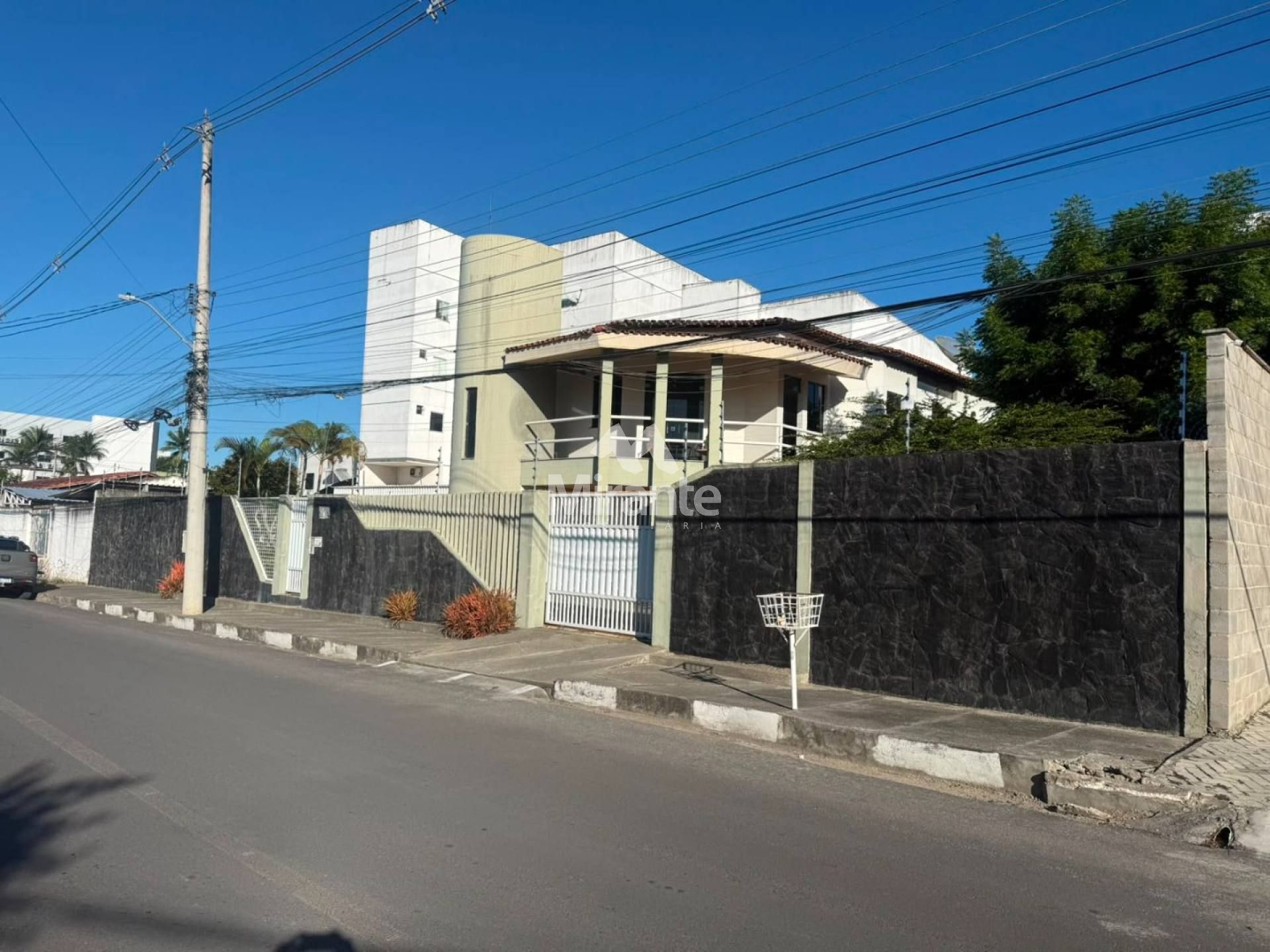 Casa Para Vender com 4 quartos sendo 2 suítes no bairro Parque Getúlio Vargas em Feira De Santana