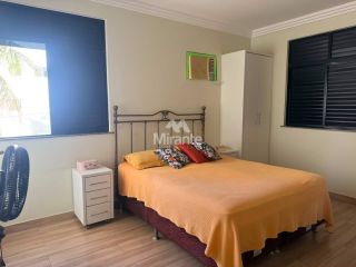 Casa Para Vender com 4 quartos sendo 2 suítes no bairro Parque Getúlio Vargas em Feira De Santana