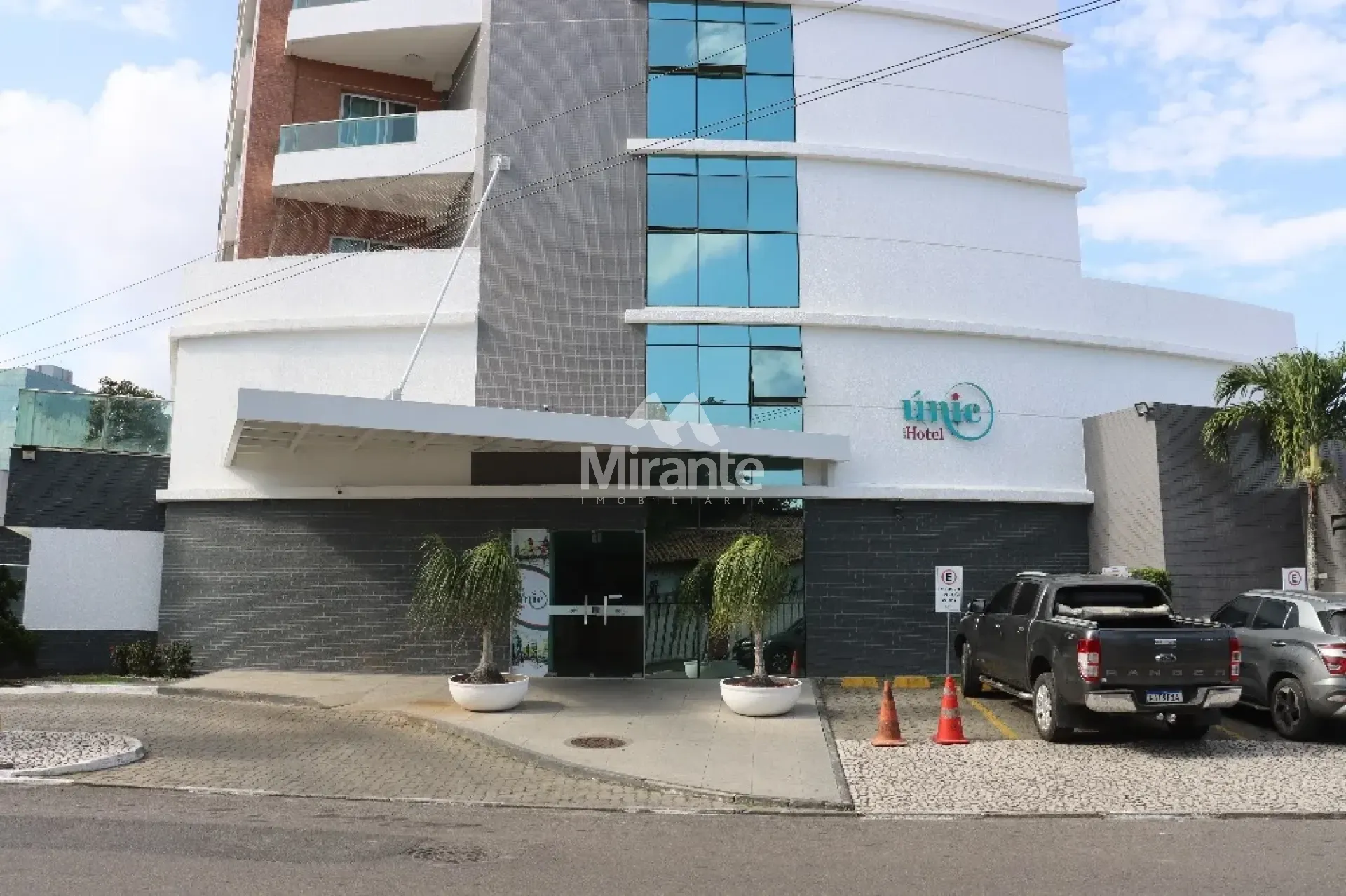 Apartamento Para Vender com 1 quarto sendo 1 suíte no bairro Capuchinhos em Feira De Santana