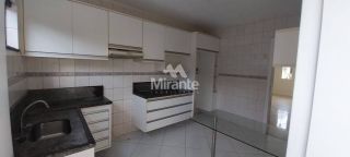 Casa de Condomínio Para Alugar com 3 quartos sendo 1 suíte no bairro Santa Mônica em Feira De Santana