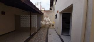 Casa de Condomínio Para Alugar com 3 quartos sendo 1 suíte no bairro Santa Mônica em Feira De Santana