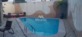Casa de Condomínio Para Alugar com 3 quartos sendo 1 suíte no bairro Santa Mônica em Feira De Santana