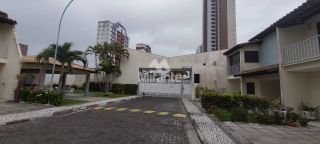 Casa de Condomínio Para Alugar com 3 quartos sendo 1 suíte no bairro Santa Mônica em Feira De Santana