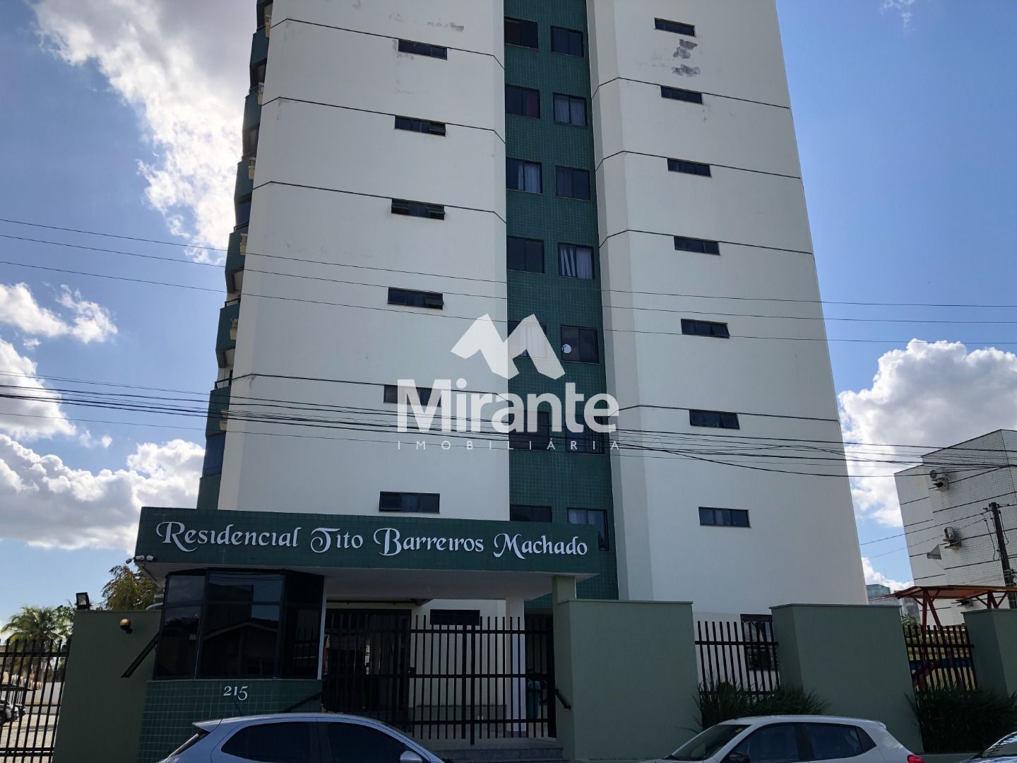 Apartamento Para Vender com 3 quartos sendo 1 suíte no bairro Ponto Central em Feira De Santana