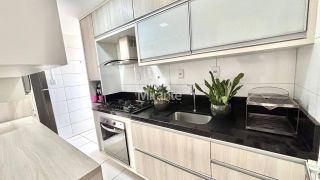 Apartamento Para Alugar com 3 quartos sendo 1 suíte no bairro Santa Mônica em Feira De Santana
