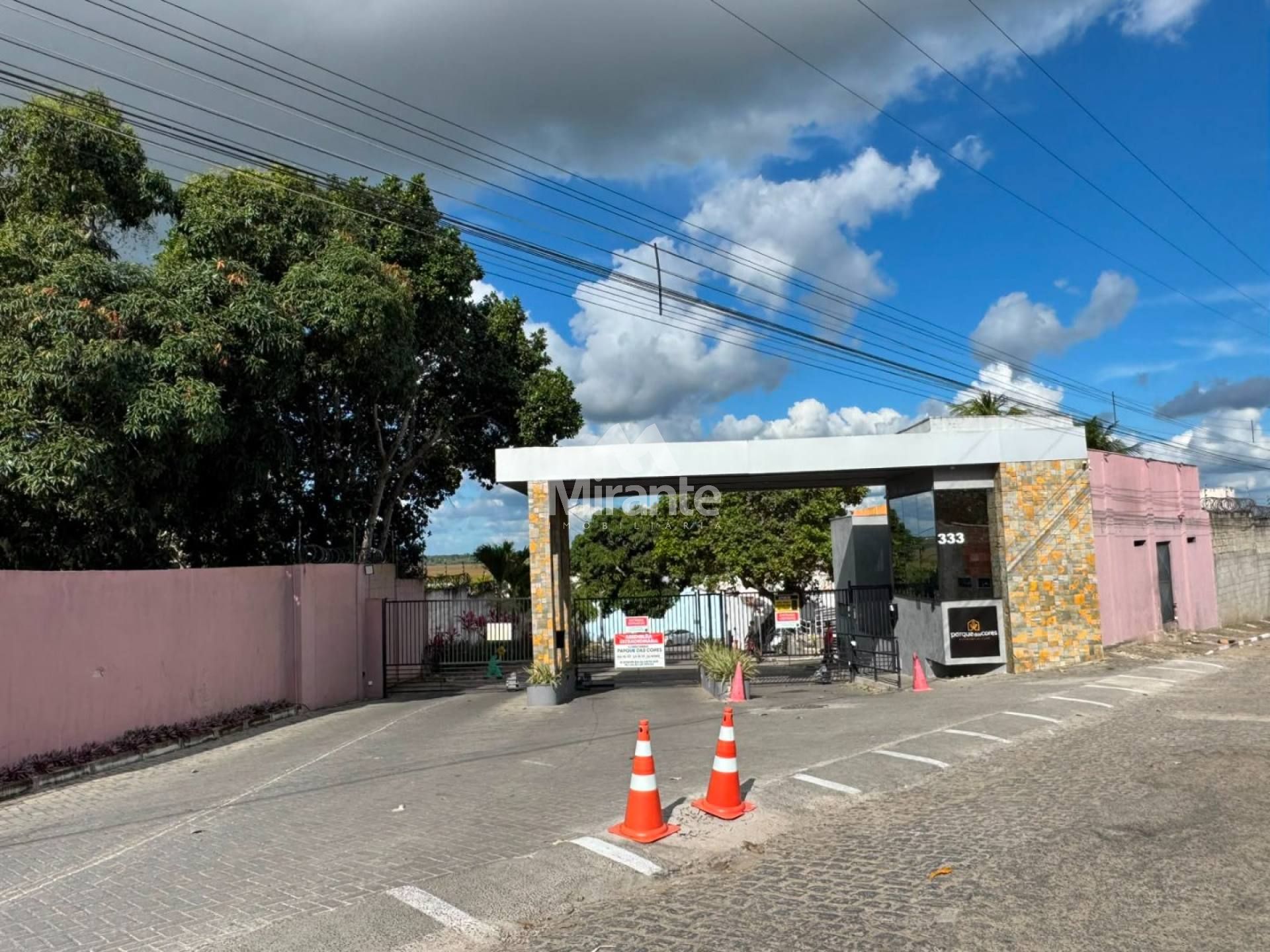 Casa de Condomínio Para Alugar com 2 quartos no bairro Lagoa Salgada em Feira De Santana