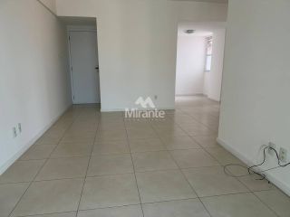 Apartamento Para Alugar com 3 quartos 1 suítes no bairro Santa Mônica em Feira De Santana