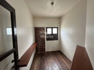 Casa Para Vender com 4 quartos sendo 1 suíte no bairro Santa Mônica em Feira De Santana