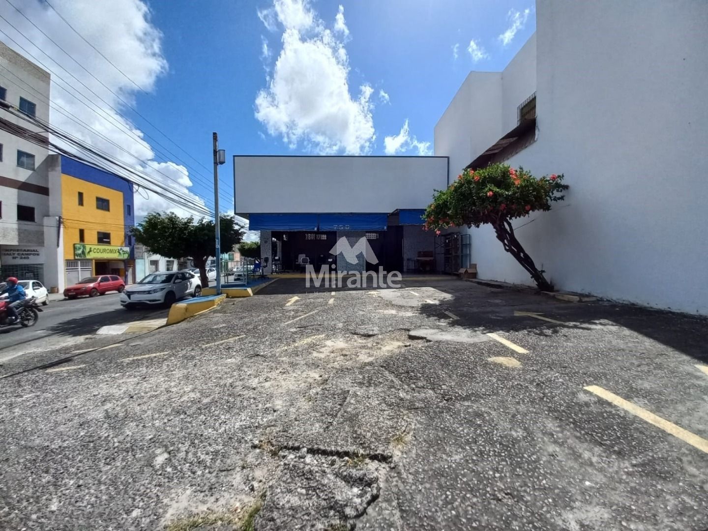Loja Para Alugar no bairro Centro em Feira De Santana
