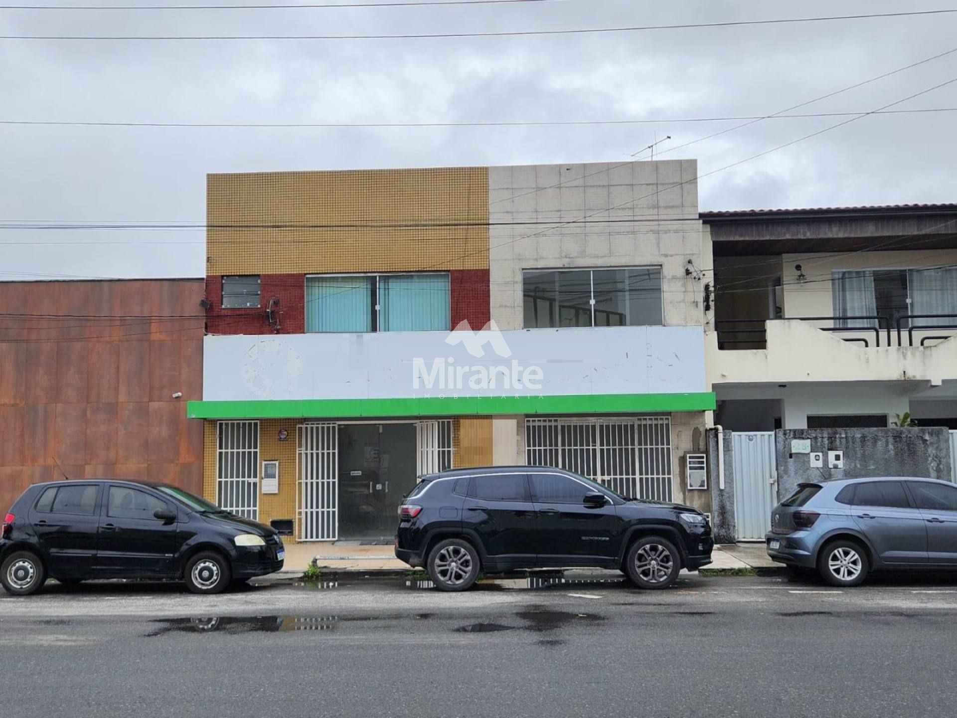 Prédio Comercial Para Alugar com 7 salas no bairro Ponto Central em Feira De Santana