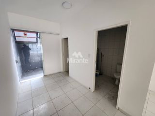 Prédio Comercial Para Alugar com 7 salas no bairro Ponto Central em Feira De Santana