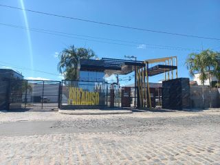 Casa de Condomínio Para Alugar com 3 quartos sendo 1 suíte no bairro Sim em Feira De Santana