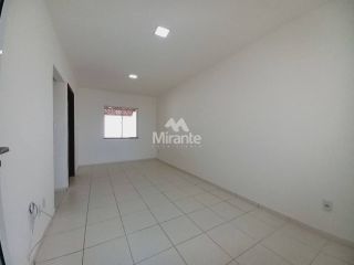 Casa de Condomínio Para Alugar com 3 quartos sendo 1 suíte no bairro Sim em Feira De Santana
