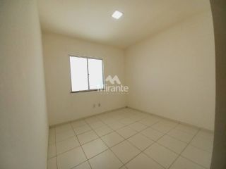 Casa de Condomínio Para Alugar com 3 quartos sendo 1 suíte no bairro Sim em Feira De Santana