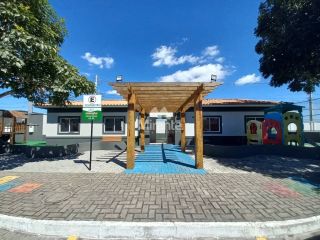 Casa de Condomínio Para Alugar com 3 quartos sendo 1 suíte no bairro Sim em Feira De Santana