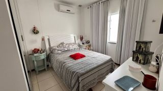 Casa de Condomínio Para Alugar com 3 quartos sendo 1 suíte no bairro Sim em Feira De Santana