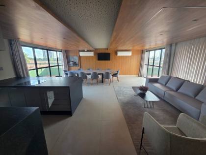Apartamento Para Vender com 3 quartos sendo 3 suítes no bairro Santa Mônica em Feira De Santana