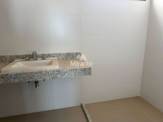 Apartamento Para Alugar com 3 quartos sendo 3 suítes no bairro Santa Mônica em Feira De Santana
