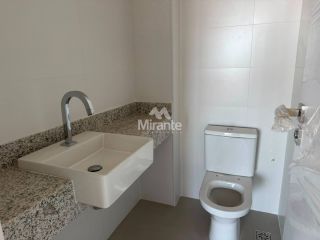 Apartamento Para Alugar com 3 quartos sendo 3 suítes no bairro Santa Mônica em Feira De Santana