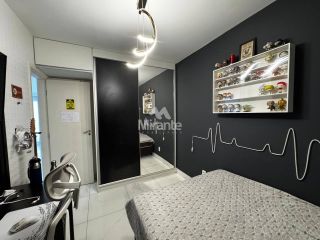 Casa de Condomínio Para Vender com 4 quartos sendo 2 suítes no bairro Pedra do Descanso em Feira De Santana