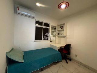 Casa de Condomínio Para Vender com 4 quartos sendo 2 suítes no bairro Pedra do Descanso em Feira De Santana
