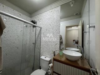 Casa de Condomínio Para Vender com 4 quartos sendo 2 suítes no bairro Pedra do Descanso em Feira De Santana