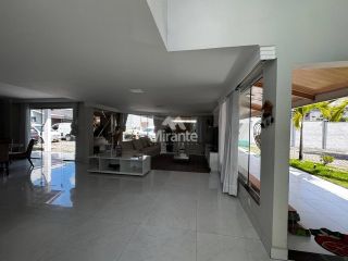 Casa de Condomínio Para Vender com 4 quartos sendo 2 suítes no bairro Pedra do Descanso em Feira De Santana