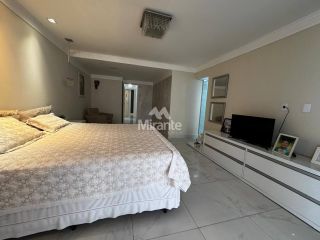 Casa de Condomínio Para Vender com 4 quartos sendo 2 suítes no bairro Pedra do Descanso em Feira De Santana