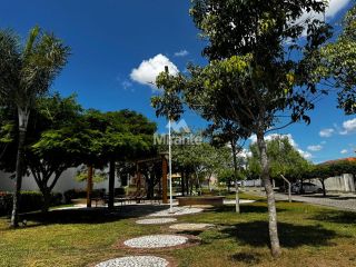 Casa de Condomínio Para Vender com 4 quartos sendo 2 suítes no bairro Pedra do Descanso em Feira De Santana