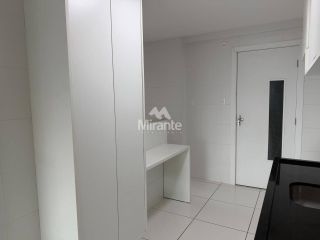 Apartamento Para Alugar com 3 quartos sendo 1 suíte no bairro Santa Mônica em Feira De Santana