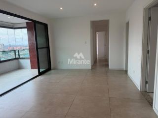 Apartamento Para Alugar com 3 quartos sendo 1 suíte no bairro Santa Mônica em Feira De Santana