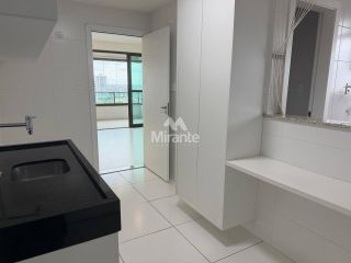 Apartamento Para Alugar com 3 quartos sendo 1 suíte no bairro Santa Mônica em Feira De Santana