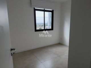 Apartamento Para Alugar com 3 quartos sendo 1 suíte no bairro Santa Mônica em Feira De Santana