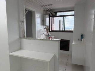 Apartamento Para Alugar com 3 quartos sendo 1 suíte no bairro Santa Mônica em Feira De Santana