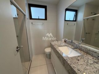 Apartamento Para Alugar com 3 quartos sendo 1 suíte no bairro Santa Mônica em Feira De Santana