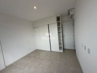 Apartamento Para Alugar com 3 quartos sendo 1 suíte no bairro Santa Mônica em Feira De Santana