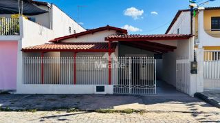 Casa Para Vender com 3 quartos sendo 1 suítes no bairro Jardim Acácia em Feira De Santana