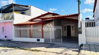 Casa Para Vender com 3 quartos sendo 1 suítes no bairro Jardim Acácia em Feira De Santana