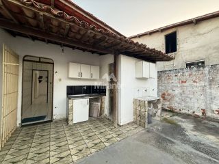 Casa Para Alugar com 2 quartos, sendo 1 suíte, no bairro Mangabeira em Feira De Santana